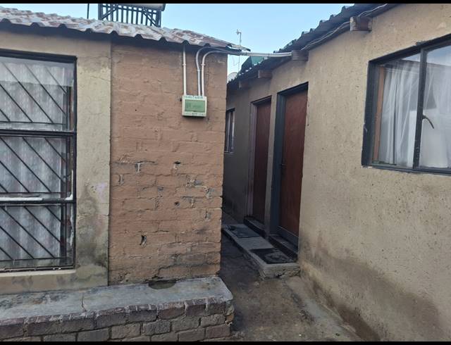 1 BEDROOM FREEHOLD FOR SALE IN KLIPFONTEIN VIEW